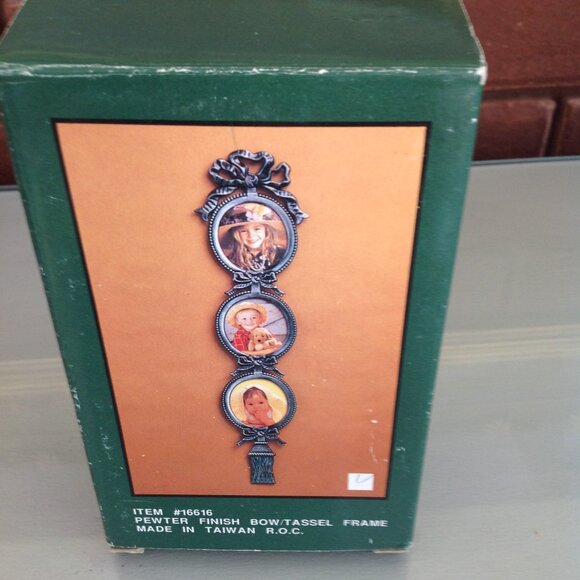 Vintage Pewter Finish Bow/Tassel Picture Frame - Picture 1 of 5